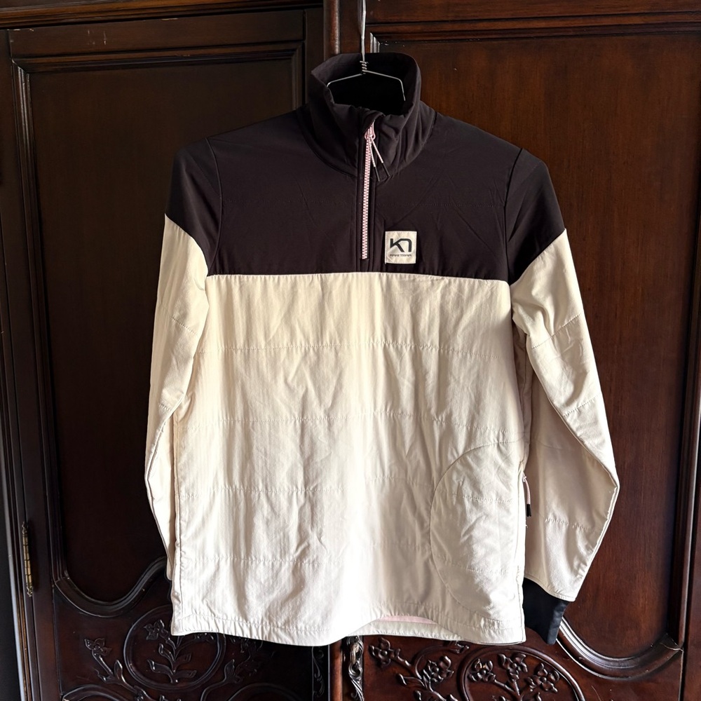 Kari Traa Black and Dk Cream 1/4 Zip Training Top